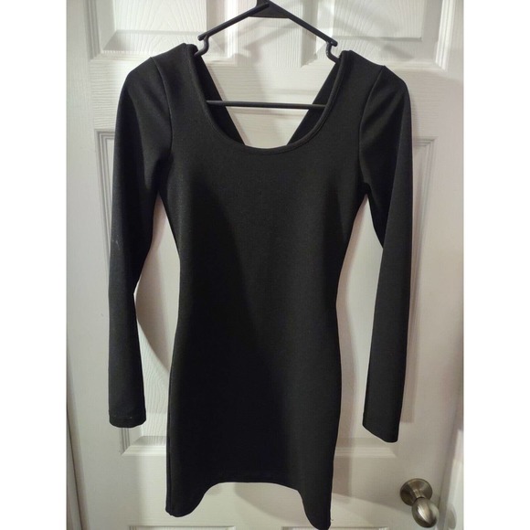 MINKPINK Dresses & Skirts - Mink Pink Dress Size S Black Cold Back Long Sleeve